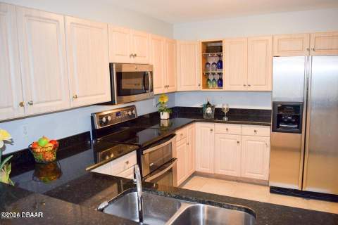 3072 Ocean Shore Boulevard, Ormond Beach FL - photo 11 of 46