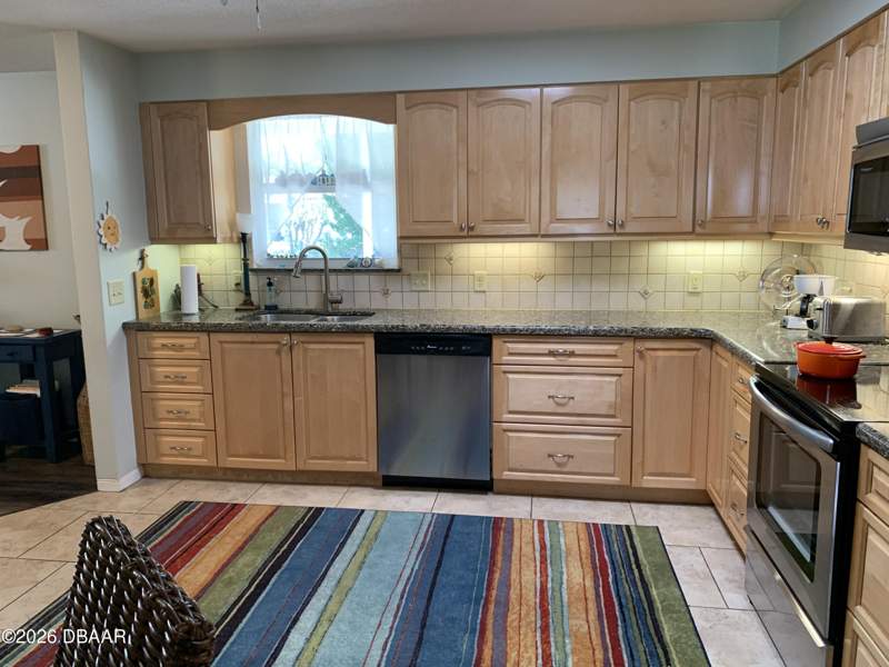 3 bedroom Single Family Residence at 711 Lindenwood Circle, Woodmere, Ormond Beach — photo 5