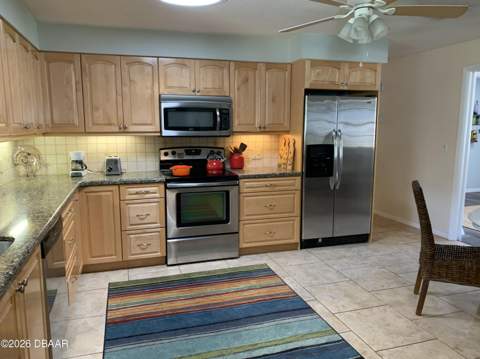 711 Lindenwood Circle, Ormond Beach FL - photo 6 of 23