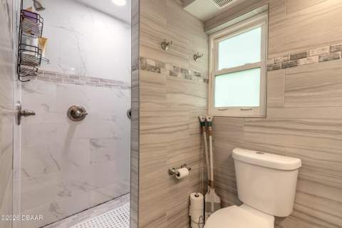 9 Fountainebleau Circle, Daytona Beach FL - photo 7 of 24