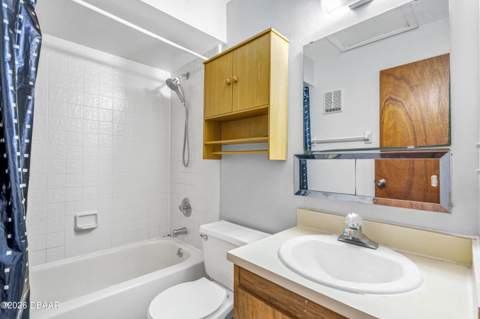 418 Banana Cay Drive #E, South Daytona FL - photo 18 of 28