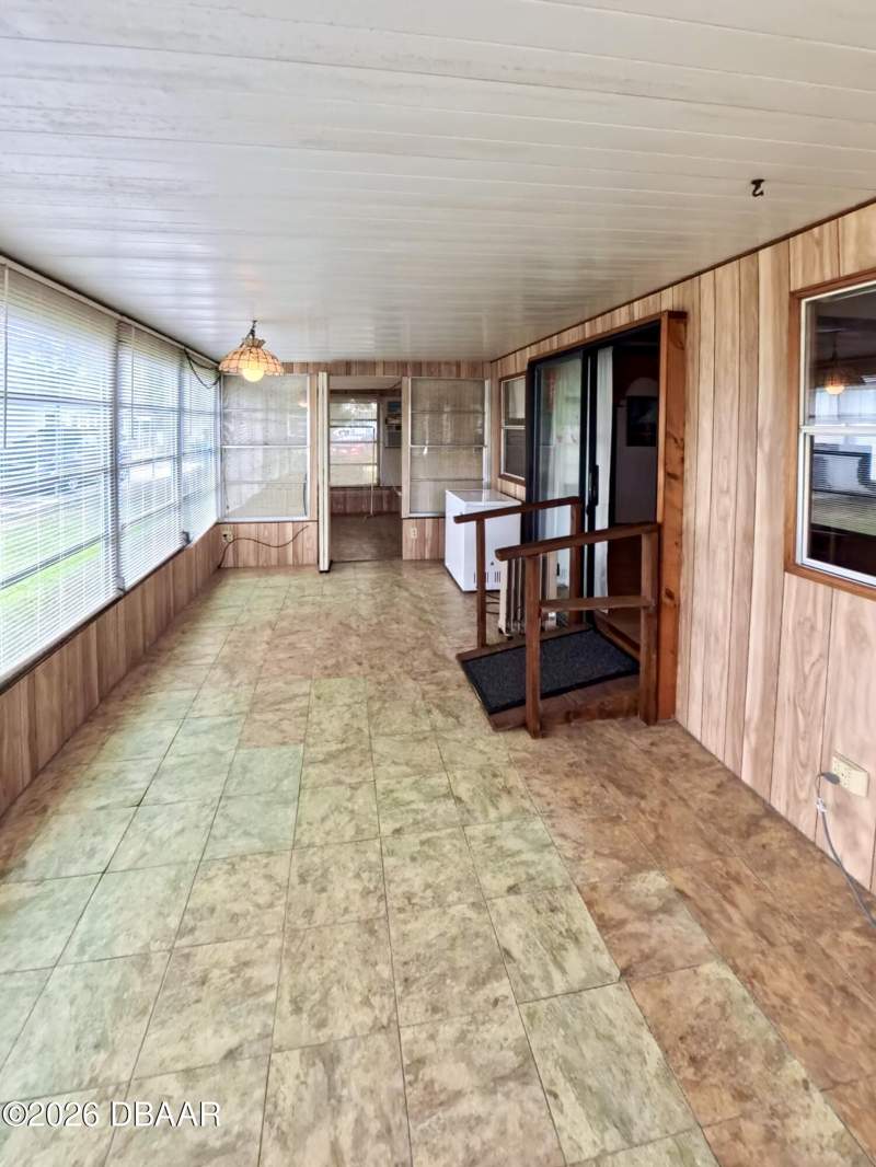 2 bedroom Manufactured Home at 725 Marshall Circle, Commonwealth, Port Orange — photo 4