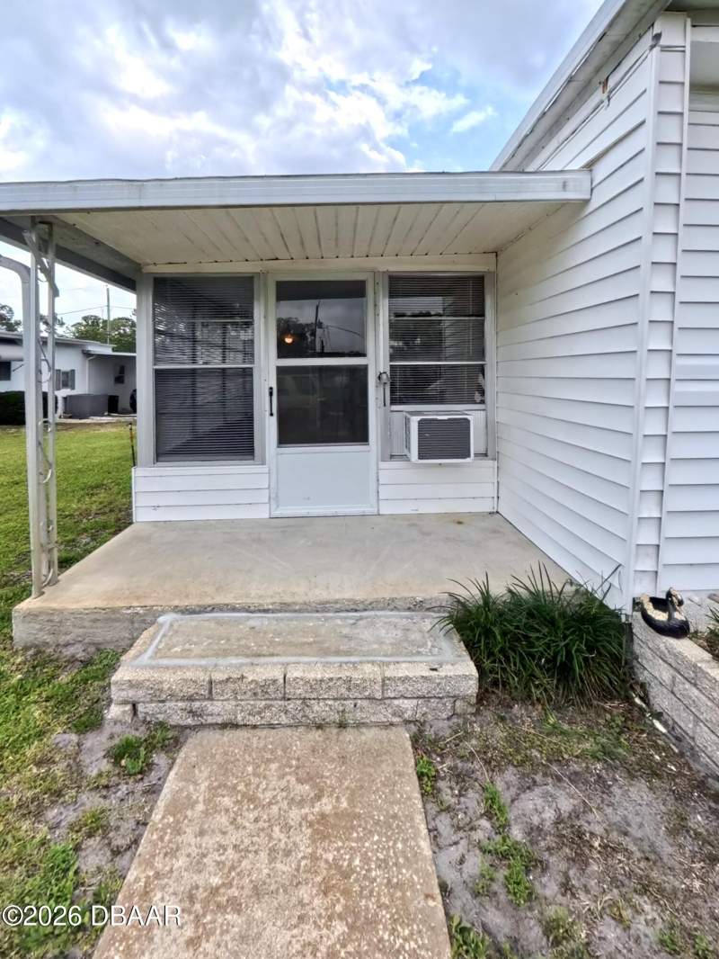 2 bedroom Manufactured Home at 725 Marshall Circle, Commonwealth, Port Orange — photo 3