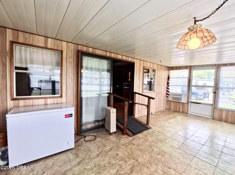 725 Marshall Circle, Port Orange FL - photo 8 of 44