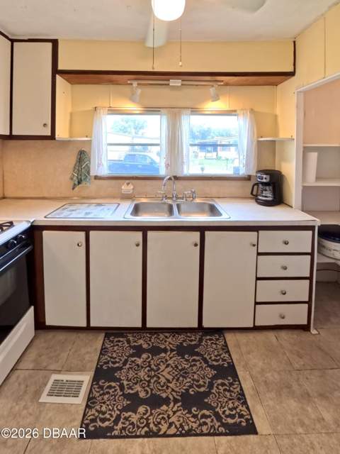 725 Marshall Circle, Port Orange FL - photo 11 of 44