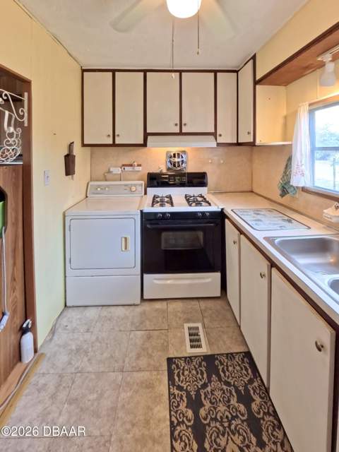 725 Marshall Circle, Port Orange FL - photo 12 of 44