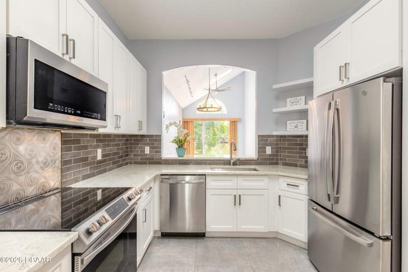 3 bedroom Townhouse at 537 Lake Bridge Drive, Lakevue, Ormond Beach — photo 5