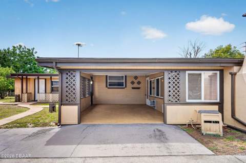 1961 Carolina Avenue, Ormond Beach FL - photo 7 of 48