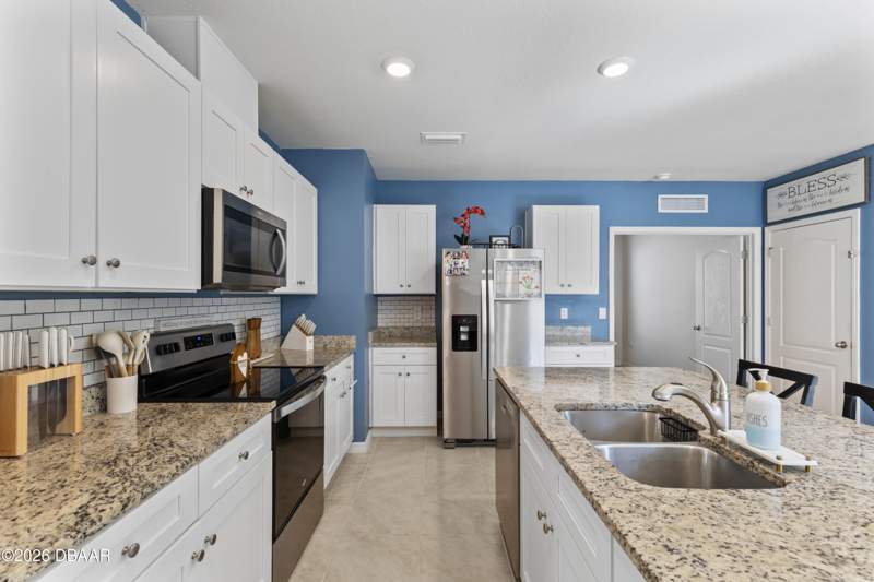 3 bedroom Single Family Residence at 407 Pelham Park Drive, DeLand, DeLand — photo 2