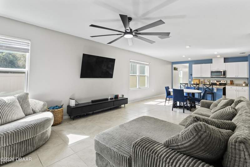 3 bedroom Single Family Residence at 407 Pelham Park Drive, DeLand, DeLand — photo 3