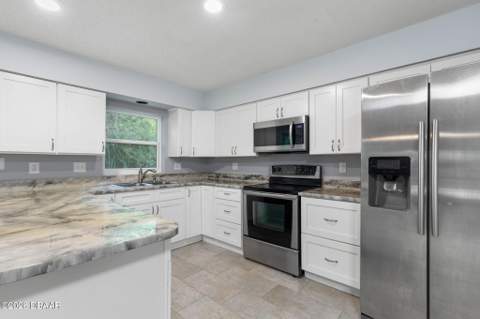 1436 S Flagler Avenue, Flagler Beach FL - photo 7 of 37