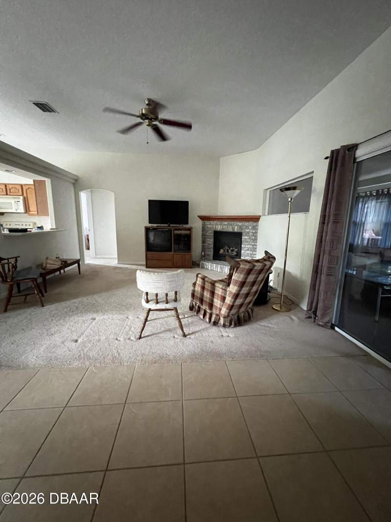 3 bedroom Single Family Residence at 5453 N Us Highway 17, Not In Subdivision, DeLeon Springs — photo 2