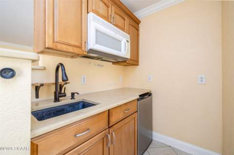 935 S Atlantic Avenue #203, Daytona Beach FL - photo 8 of 31