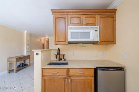 935 S Atlantic Avenue #203, Daytona Beach FL - photo 9 of 31