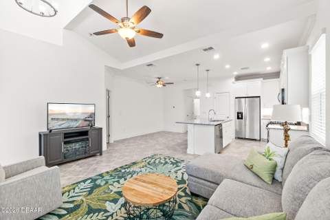 284 Pop Top Lane, Daytona Beach FL - photo 6 of 40