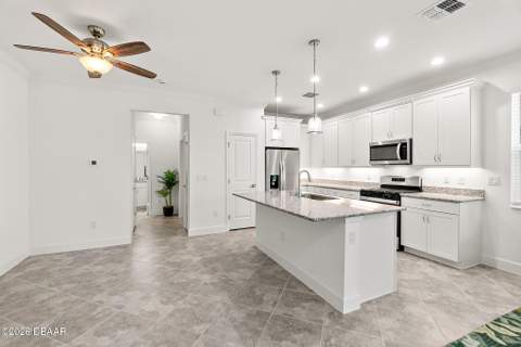 284 Pop Top Lane, Daytona Beach FL - photo 7 of 40
