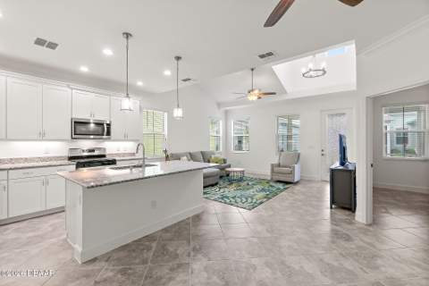 284 Pop Top Lane, Daytona Beach FL - photo 8 of 40