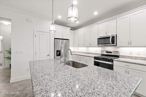 284 Pop Top Lane, Daytona Beach FL - photo 9 of 40