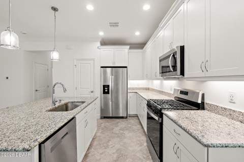 284 Pop Top Lane, Daytona Beach FL - photo 10 of 40