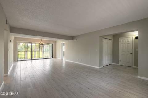 275 Indigo Drive #204, Daytona Beach FL - photo 8 of 31