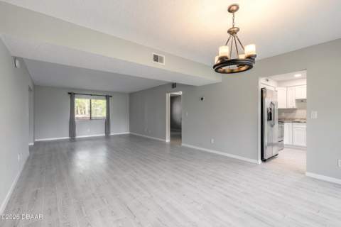 275 Indigo Drive #204, Daytona Beach FL - photo 6 of 31