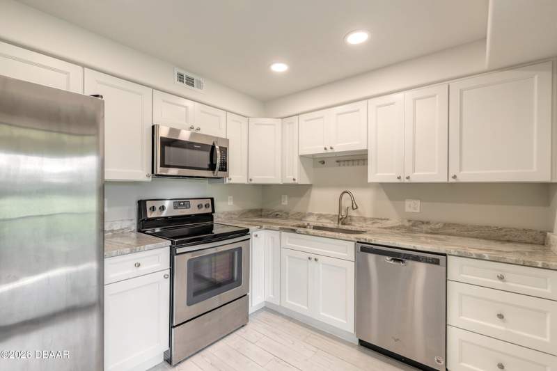 2 bedroom Condominium at 275 Indigo Drive #204, Indigo Point Condo, Daytona Beach — photo 3