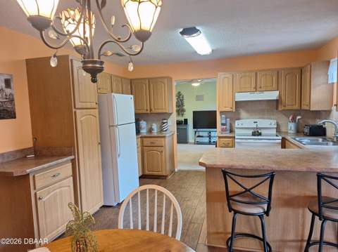 2707 Pine Tree Drive, Edgewater FL - photo 9 of 27