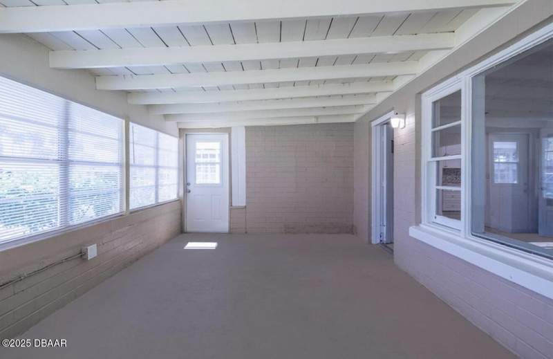 4 bedroom Single Family Residence at 416 S Caroline Street, Daytona Gardens, Daytona Beach — photo 2