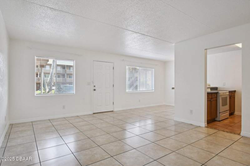 2 bedroom Condominium at 415 N Halifax Avenue #109, Acqua At Daytona Beach Condo, Daytona Beach — photo 5