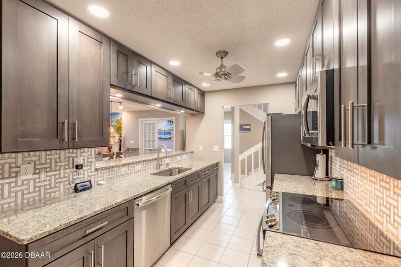 3 bedroom Condominium at 100 Black Crow Circle, Pelican Bay, Daytona Beach — photo 5