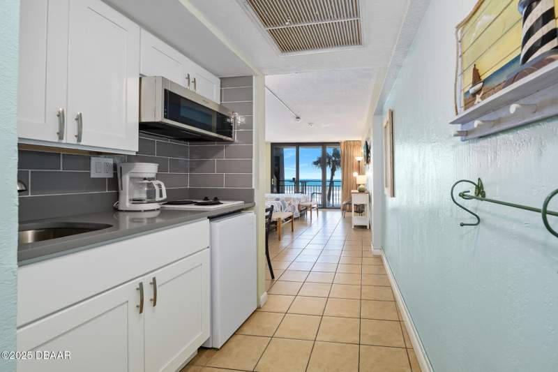 1 bedroom Condominium at 2301 S Atlantic Avenue #320, Not In Subdivision, Daytona Beach Shores — photo 3
