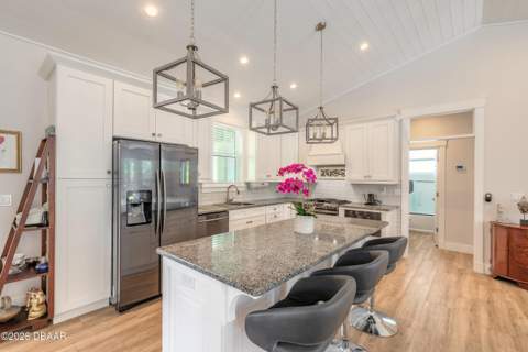 1107 S Orange Street, New Smyrna Beach FL - photo 9 of 46