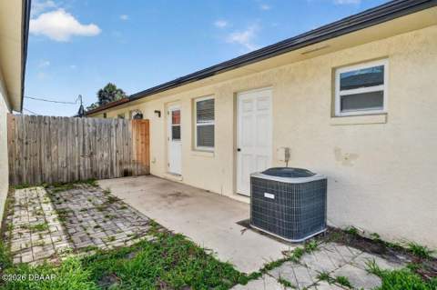 5156 Taylor Avenue, Port Orange FL - photo 6 of 22
