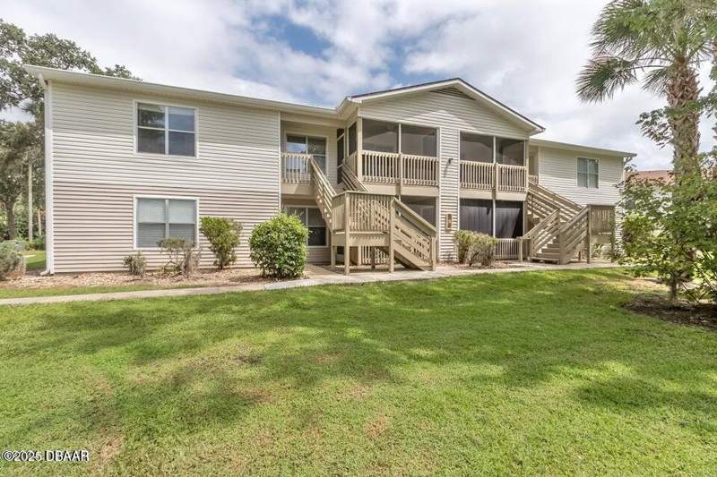 2 bedroom Condominium at 1600 Big Tree Road #B7, Condo At Georgetown Lake, A Condo, Daytona Beach — photo 3