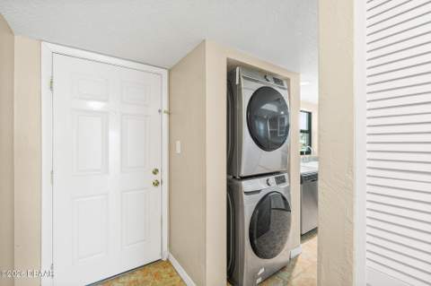 3390 Ocean Shore Boulevard #105, Ormond Beach FL - photo 10 of 59