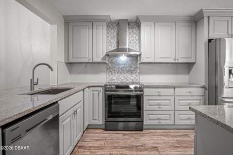 138 Fox Fire Circle, Daytona Beach FL - photo 6 of 43