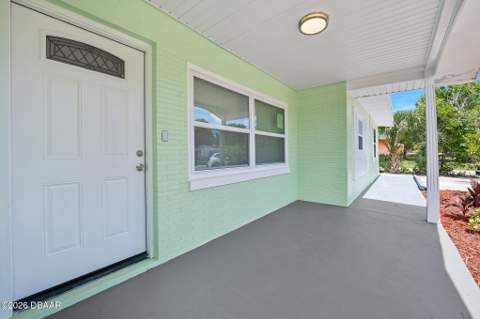 1112 Lakewood Park Drive, Daytona Beach FL - photo 7 of 42