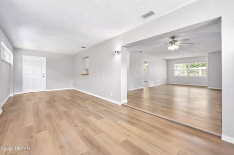 1112 Lakewood Park Drive, Daytona Beach FL - photo 17 of 42