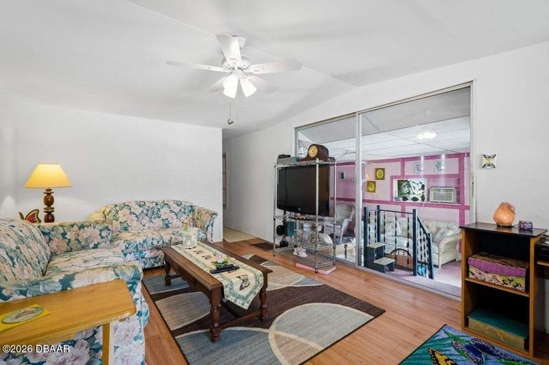 3 bedroom Manufactured Home at 156 Iron Gate Circle, Twin Gates Mobile Estates, Port Orange — photo 5