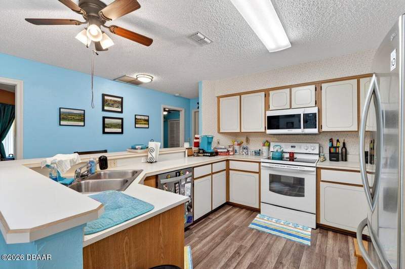 3 bedroom Townhouse at 188 Gray Dove Court, Pelican Bay, Daytona Beach — photo 5