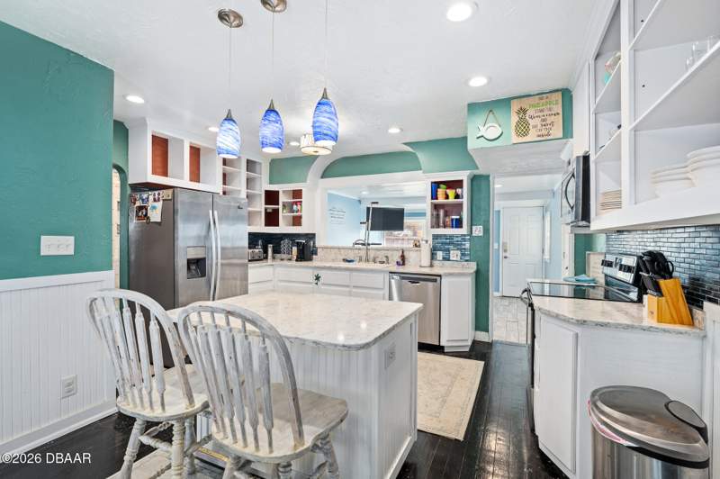 3 bedroom Single Family Residence at 129 S Wild Olive Avenue, Fuquays Daytona Beach, Daytona Beach — photo 3