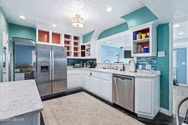 3 bedroom Single Family Residence at 129 S Wild Olive Avenue, Fuquays Daytona Beach, Daytona Beach — photo 4