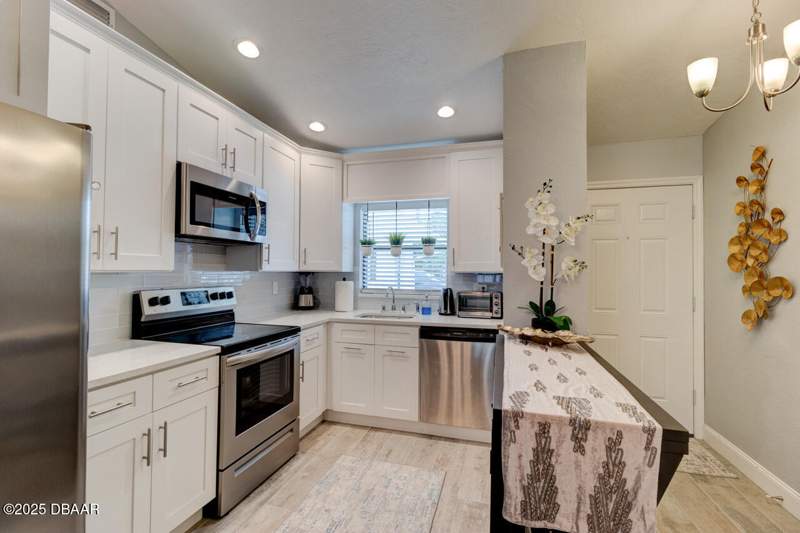 2 bedroom Single Family Residence at 1662 Espanola Avenue, Riviera Village, Holly Hill — photo 5