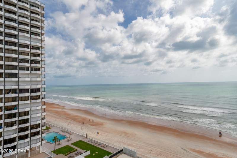 1 bedroom Condominium at 2800 N Atlantic Avenue #1009, Daytona Beach Ocean Towers, Daytona Beach — photo 3