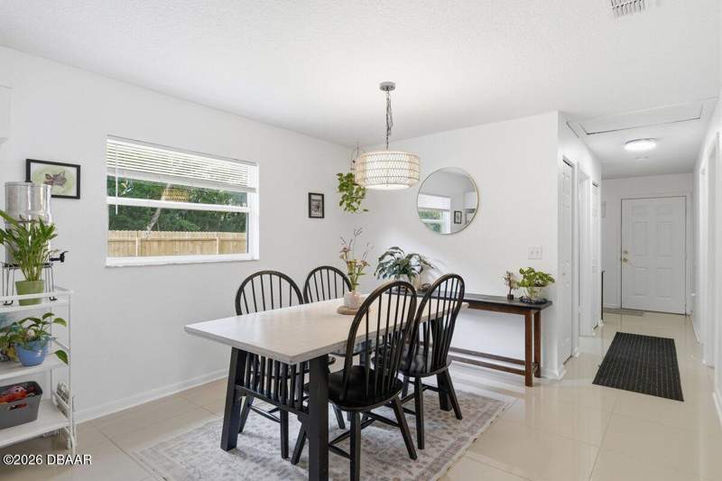 2 bedroom Single Family Residence at 950 S Parsons Avenue, DeLand, DeLand — photo 4