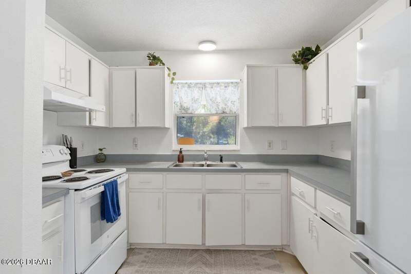 2 bedroom Single Family Residence at 950 S Parsons Avenue, DeLand, DeLand — photo 5