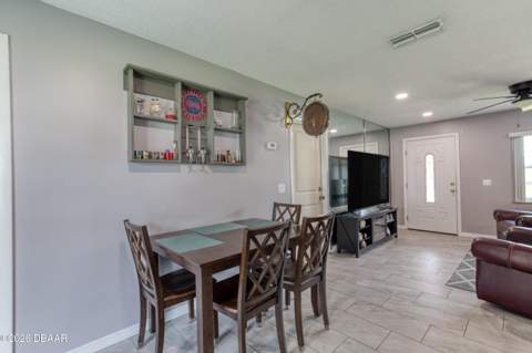 57 Laurel Oaks Circle, Ormond Beach FL - photo 9 of 33