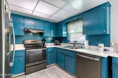 57 Laurel Oaks Circle, Ormond Beach FL - photo 10 of 33