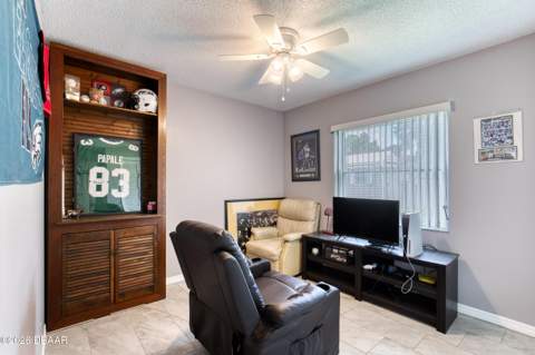 57 Laurel Oaks Circle, Ormond Beach FL - photo 20 of 33