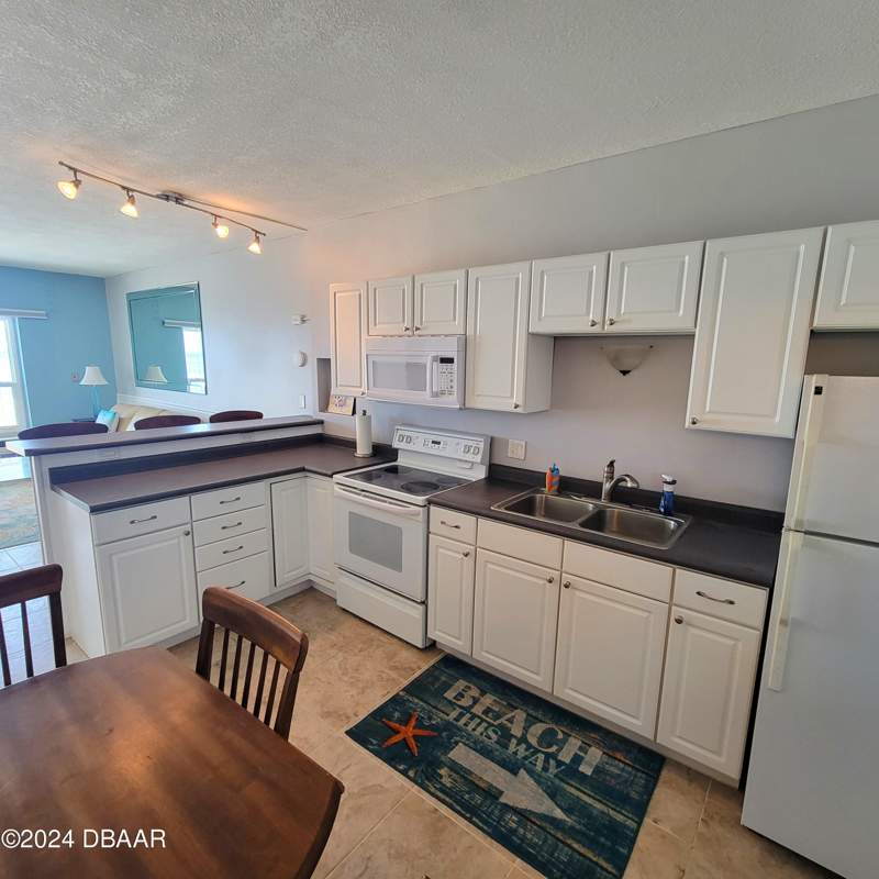 1 bedroom Condominium at 3727 S Atlantic Avenue #1120, Beach Club Condo Motel, Daytona Beach — photo 5
